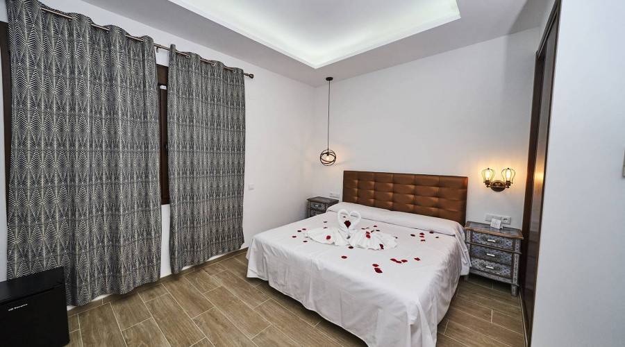 https://media.obehotel.com//files/hotel/hotel-txintxua-hernani/_DSC9498_900x500.jpg